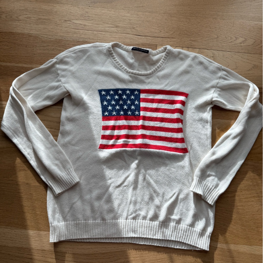 EUC  Brandy Melville Sweater